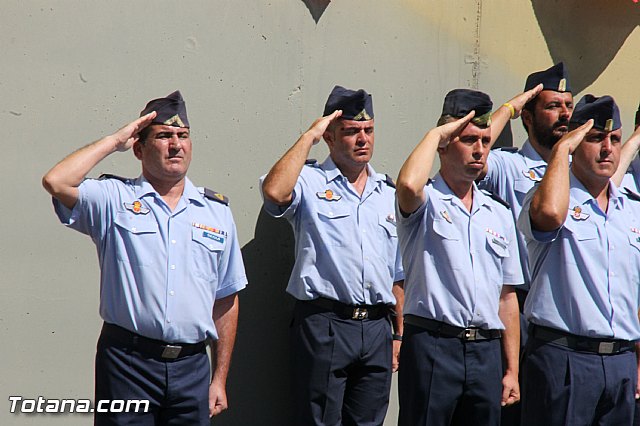 El Comandante del Cuerpo General del Ejrcito del Aire Juan Carlos Giz toma posesin de la Jefatura del Escuadrn del EVA 13 - 15