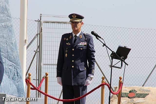 El Comandante del Cuerpo General del Ejrcito del Aire Juan Carlos Giz toma posesin de la Jefatura del Escuadrn del EVA 13 - 23