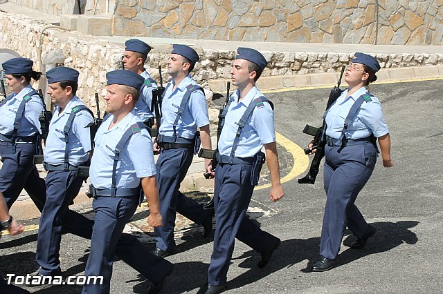 El Comandante del Cuerpo General del Ejrcito del Aire Juan Carlos Giz toma posesin de la Jefatura del Escuadrn del EVA 13 - 27