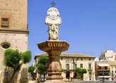 El Ayuntamiento solicitará una subvención a la Comunidad Autónoma para restaurar la Fuente de la Plaza