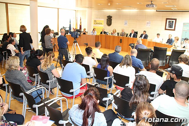 Destinan este año 2,9 millones a programas de empleabilidad que beneficiarn a 2.800 personas - 18