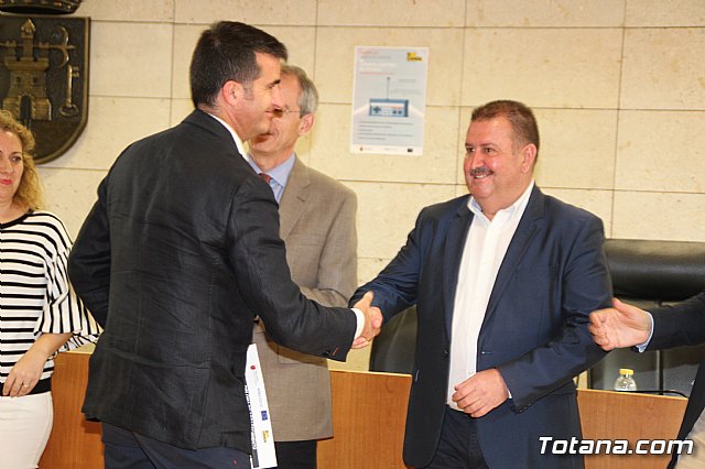 Destinan este año 2,9 millones a programas de empleabilidad que beneficiarn a 2.800 personas - 25