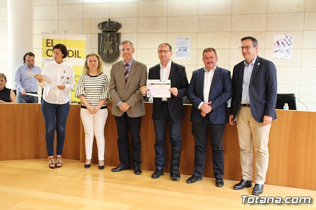 Destinan este año 2,9 millones a programas de empleabilidad que beneficiarn a 2.800 personas - 30