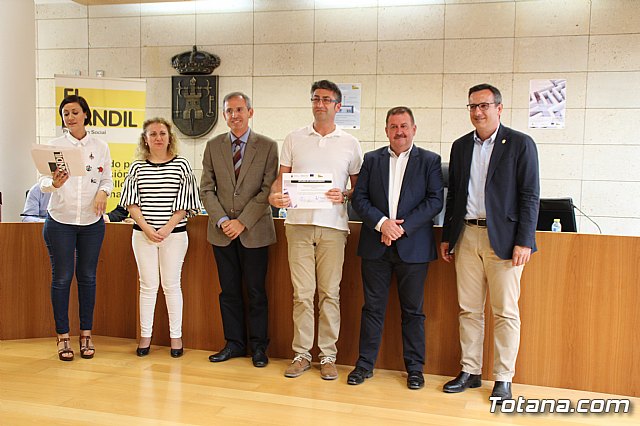 Destinan este año 2,9 millones a programas de empleabilidad que beneficiarn a 2.800 personas - 32