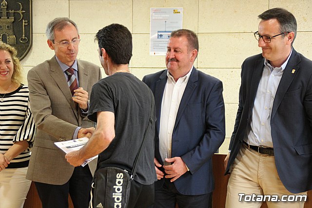 Destinan este año 2,9 millones a programas de empleabilidad que beneficiarn a 2.800 personas - 36