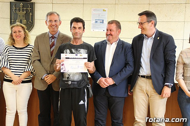 Destinan este año 2,9 millones a programas de empleabilidad que beneficiarn a 2.800 personas - 37