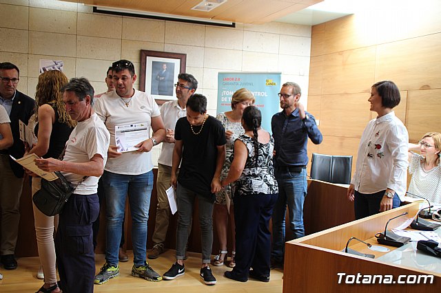 Destinan este año 2,9 millones a programas de empleabilidad que beneficiarn a 2.800 personas - 39