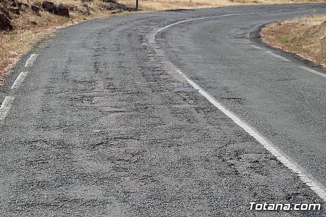 Mejorarn la carretera Aledo-Bullas en la zona de acceso al Parque Regional de Sierra Espuña - 6