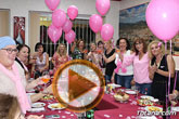 Un grupo de amigas, afectadas y supervivientes del Cáncer de mama se reúnen con motivo del Día Mundial contra el Cáncer de mama