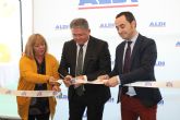El alcalde de Los Alcázares inaugura un nuevo establecimiento en el municipio