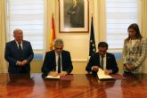 Vélez celebra la firma del protocolo entre MITMA y ayuntamiento de Murcia para el desarrollo del tranvía en el barrio del Carmen