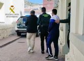 La Guardia Civil detiene a tres peligrosos delincuentes que propinaron una paliza a un vecino de Mula