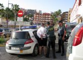 La Guardia Civil detiene in fraganti a una persona que manipuló varios cajeros automáticos para obtener tarjetas de crédito