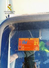 La Guardia Civil investiga a un conductor por delito de falsedad documental de la pegatina de la ITV, en Yecla