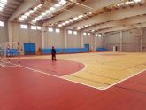 El Ayuntamiento instala el pavimento deportivo en el pabellón de Archivel, con una inversión de 53.000 euros