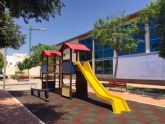 Nuevos pavimentos en la zona de juegos del Parque de la Cubana, parque de la Piscina cubierta y acceso al Centro de Salud
