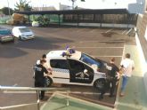 La Policía Local detiene a dos personas por conducción temeraria en un vehículo robado