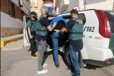 La Guardia Civil detiene en Mazarrón a un experimentado delincuente por robar en dos establecimientos