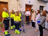 El Ayuntamiento de Caravaca refuerza la limpieza de calles con un programa que da empleo y formación a 15 personas, para el que se ha recibido una subvención de 233.000 euros