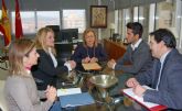 La consejera de Educación y Universidades se reúne con la alcaldesa de Mazarrón