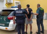 La Guardia Civil detiene a dos jóvenes y violentos delincuentes por el atraco a una gasolinera en Alhama de Murcia