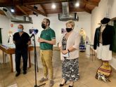 El grupo Coros y Danzas Mar Menor abre su armario en el Museo de San Javier