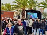 Las Ferias del Libro y de Asociaciones atraen a cientos de personas durante el fin de semana en la explanada Barnuevo