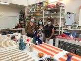 Una decena de mujeres participan en el taller de cerámica puesto en marcha por Igualdad