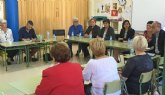 Educación impulsa en Santomera un nuevo proyecto pionero intergeneracional basado en el apoyo de personas mayores en las aulas