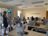 Las directivas de los centros de la mujer reciben formación para realizar sus trámites de manera digital