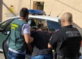 La Guardia Civil esclarece en Cieza un hurto en una vivienda de Barcelona