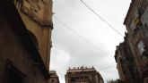 Huermur denunciará al Ayuntamiento si no retira los cables y postes eléctricos de las fachadas de la Catedral