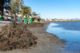 El Ayuntamiento activa un nuevo programa de mantenimiento para las playas del Mar Menor