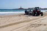 El Ayuntamiento de Cartagena refuerza la limpieza de playas y retirada de biomasa