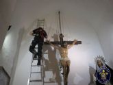 Bomberos de Cartagena participan en la bajada del Cristo del Socorro en la Parroquia de Santo Domingo