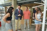 Estudiantes de Arquitectura diseñan y fabrican expositores para mostrar sus proyectos de centro formativo para FREMM en Cartagena