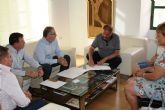 El alcalde y miembros del Gobierno municipal se reúnen con el delegado del Gobierno en Mancomunidad de Canales del Taibilla