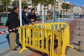 La alcaldesa traslada a la Dirección General su disconformidad con el vallado instalado en el puerto de Águilas