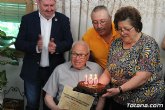 El alcalde felicita al vecino Diego Sánchez Andreo, con motivo de su centenario cumpleaños