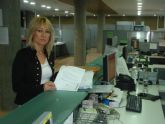 La alcaldesa de Campos del Río registra en la consejería de Fomento los documentos de la disposición de los terrenos para el arreglo definitivo de la carretera RM – 531