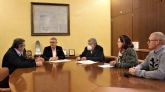 El presidente de la CHS mantiene una reunión con representantes de la urbanización Hacienda Riquelme Golf Resort
