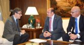 Pedro Antonio Sánchez anuncia una nueva línea de ayudas para favorecer la energía fotovoltaica en las empresas del sector turístico regional