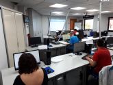 El Ayuntamiento de Molina de Segura y el FEDER financian la formación en competencia digital para mejorar el acceso a los servicios municipales