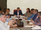 Aznar informa a los sindicatos sobre la Bolsa de Trabajo para auxiliares de recaudacion y de la marcha de las oposiciones