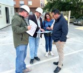 El alcalde visita las obras de rehabilitacin del Molino Capdevila