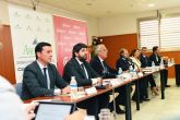 López Miras se compromete ante los empresarios y regantes de Almería a hacer 