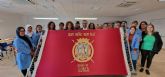 Las alumnas del curso de 'Perfeccionamiento de bordado' finalizan una gran bandera de Lorca que presidirá los actos protocolarios del municipio