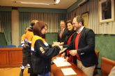 Entrega de diplomas a los participantes en un curso de Protección Civil de Ceutí