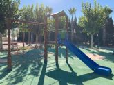 La pedanía de Los Martínez del Puerto estrena un parque infantil que fomenta la motricidad y la integración de los más pequeños