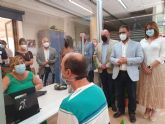 La Oficina de Registro de Lorca estrena un sistema de audiofrecuencia que permitirá a las personas con discapacidad auditiva realizar con sencillez sus trámites administrativos